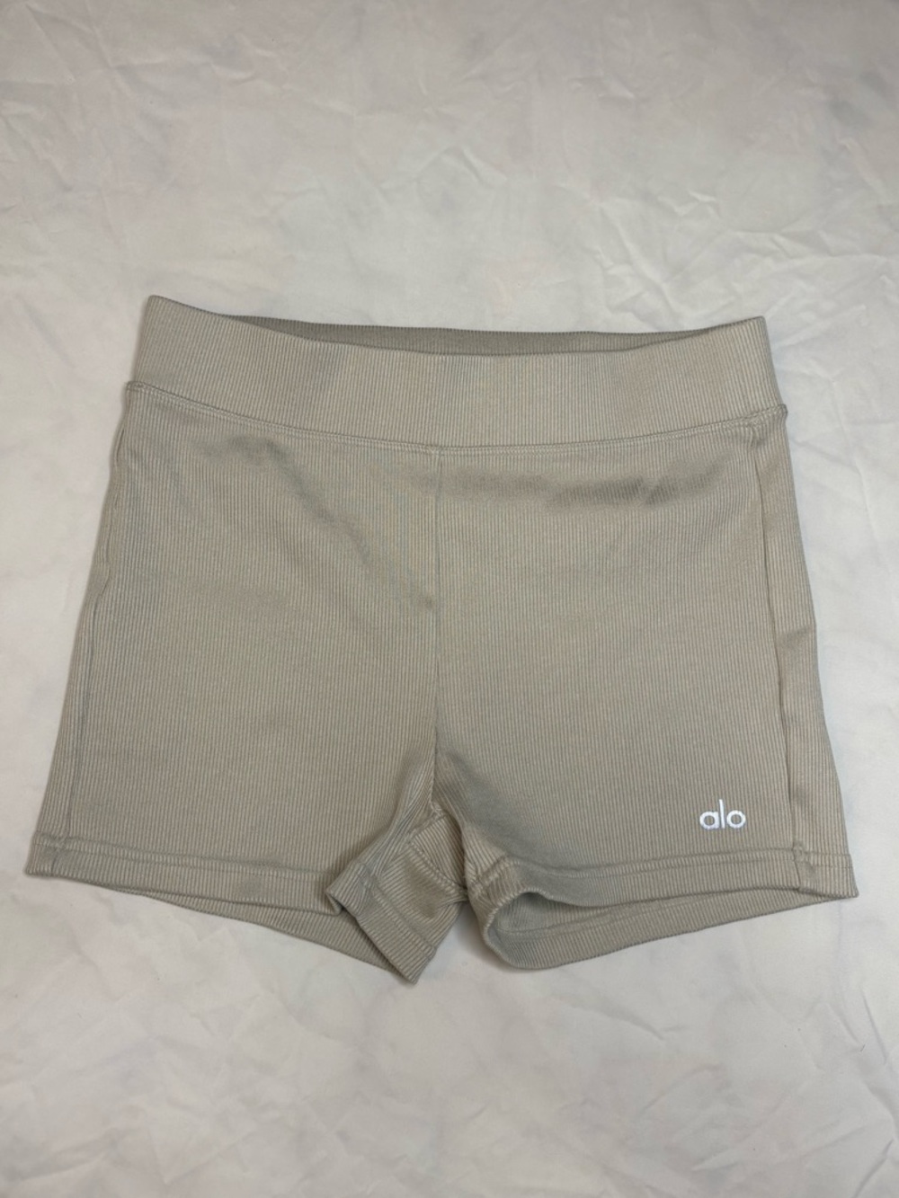 ALO Yoga Women's Ribbed Bike Shorts in Taupe